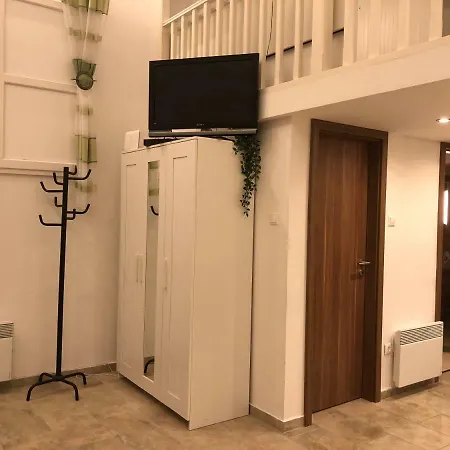 O Street Apartment *